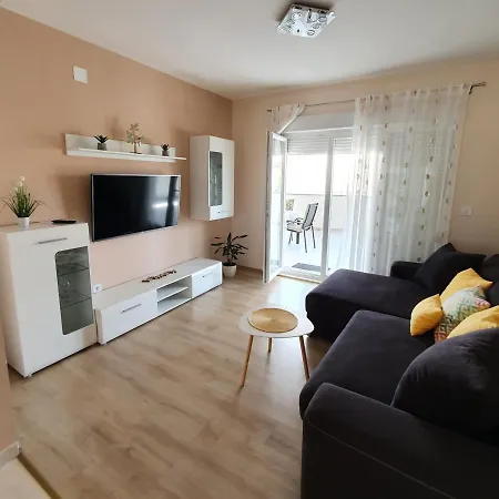 Apartment Tim