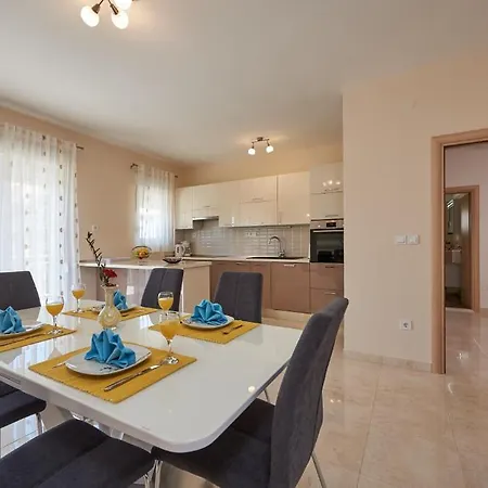 Daire Tim Trogir
